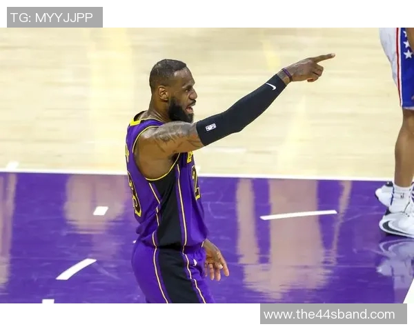 湖人对阵国王精彩回放12月31日比赛全程录像分析与亮点总结 湖人对阵国王精彩回放12月31日比赛全程录像分析与亮点总结