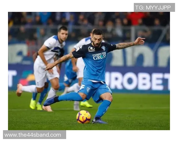 以球员更替为核心探讨足球比赛战术变化及其对球队整体表现的影响 以球员更替为核心探讨足球比赛战术变化及其对球队整体表现的影响