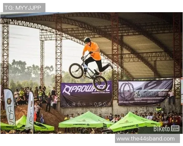 极限运动新手指南:从零起步掌握比赛技巧与经验分享 极限运动新手指南:从零起步掌握比赛技巧与经验分享