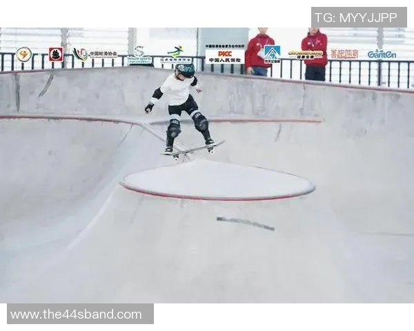 南京滑板队荣登滑板节奏排行榜第8名展现青春活力与团队精神 南京滑板队荣登滑板节奏排行榜第8名展现青春活力与团队精神