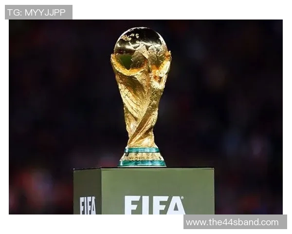 世界杯奖杯背后的传奇故事与历史象征揭秘 世界杯奖杯背后的传奇故事与历史象征揭秘